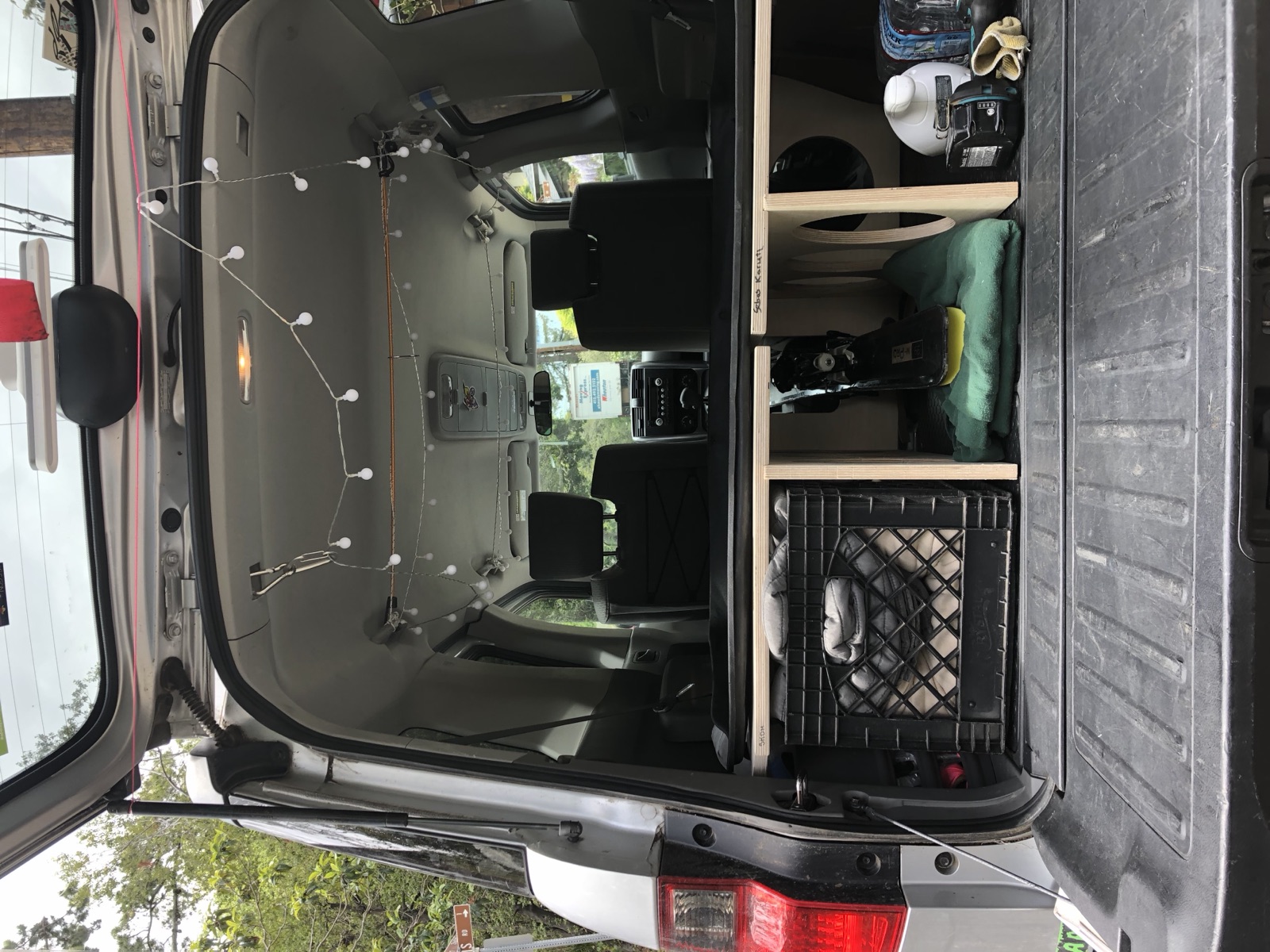Platform installed in the vehicle